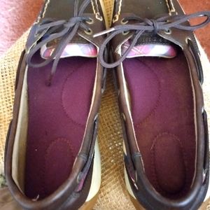 Sperry leather upper/plaid top sides. 8.5M. Really good condition.